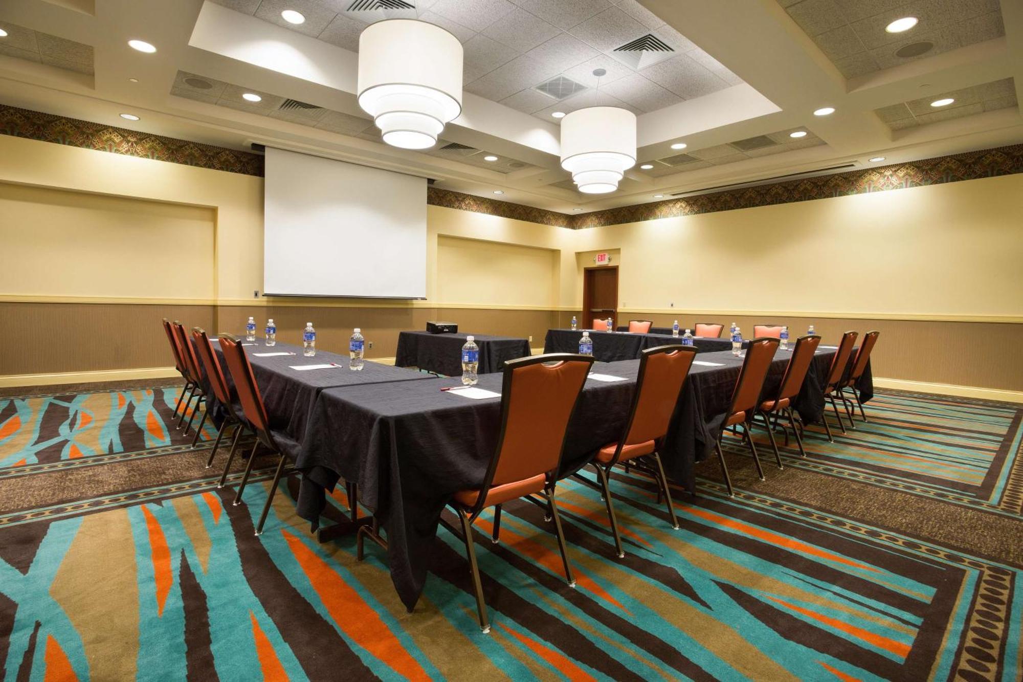 Drury Inn & Suites Columbus Grove City Eksteriør billede